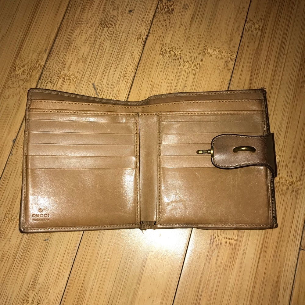 Gucci Classic Logo Wallet - Picture 5 of 7